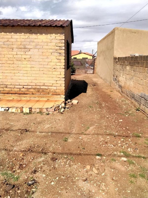 2 Bedroom Property for Sale in Slovoville Gauteng