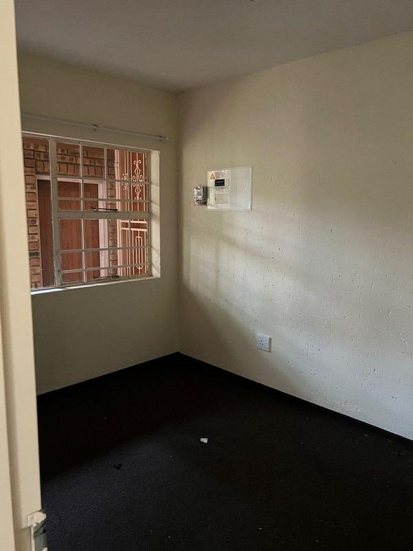 To Let 2 Bedroom Property for Rent in Groblerpark Gauteng