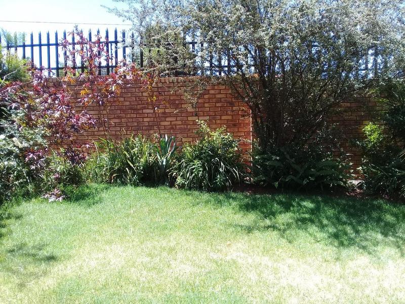 To Let 2 Bedroom Property for Rent in Groblerpark Gauteng