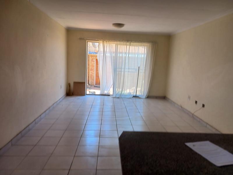 To Let 2 Bedroom Property for Rent in Elandspark Gauteng