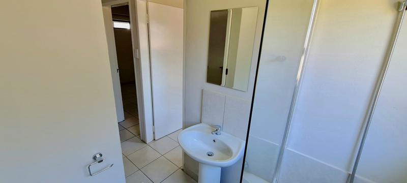 2 Bedroom Property for Sale in Kenleaf Gauteng