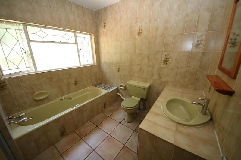 To Let 3 Bedroom Property for Rent in Blairgowrie Gauteng