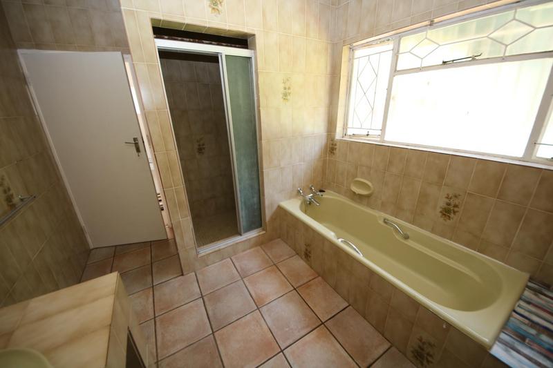 To Let 3 Bedroom Property for Rent in Blairgowrie Gauteng