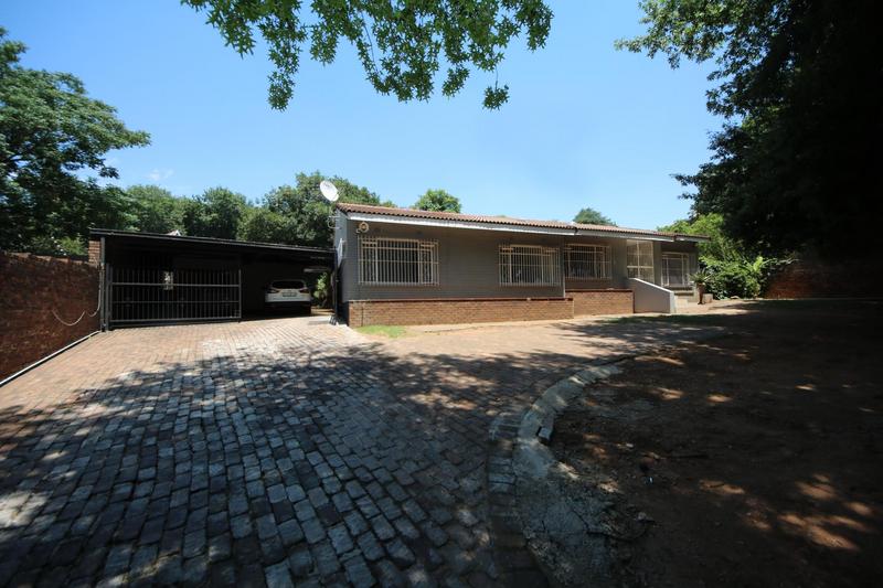 To Let 3 Bedroom Property for Rent in Blairgowrie Gauteng