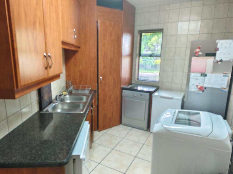 To Let 4 Bedroom Property for Rent in Eldo Manor Gauteng