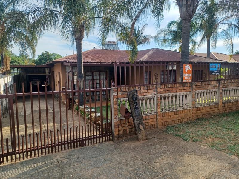 3 Bedroom Property for Sale in Mountain View Gauteng