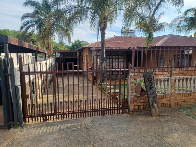 3 Bedroom Property for Sale in Mountain View Gauteng