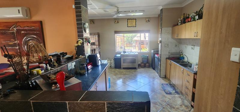 3 Bedroom Property for Sale in Mountain View Gauteng