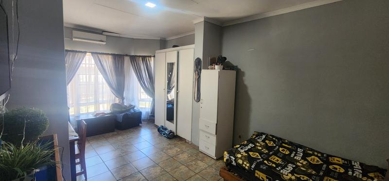 3 Bedroom Property for Sale in Mountain View Gauteng