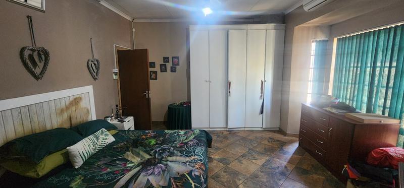 3 Bedroom Property for Sale in Mountain View Gauteng