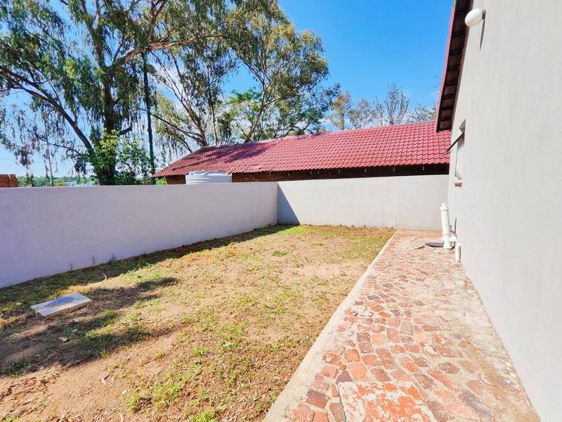 To Let 2 Bedroom Property for Rent in Norscot Gauteng