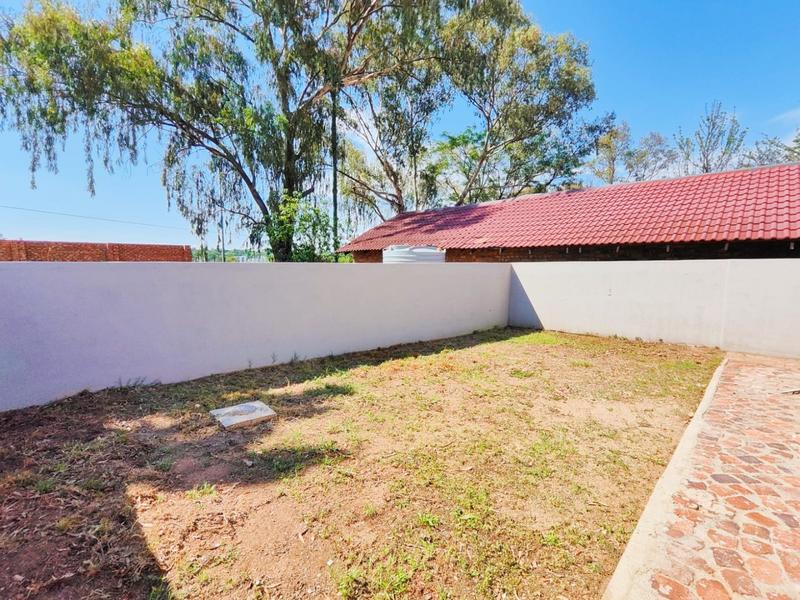 To Let 2 Bedroom Property for Rent in Norscot Gauteng