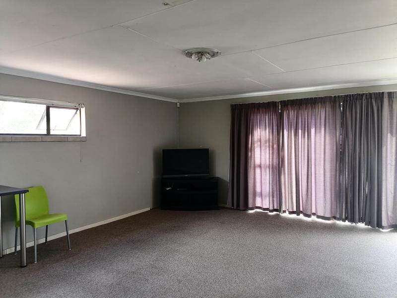 To Let 1 Bedroom Property for Rent in Florida Glen Gauteng