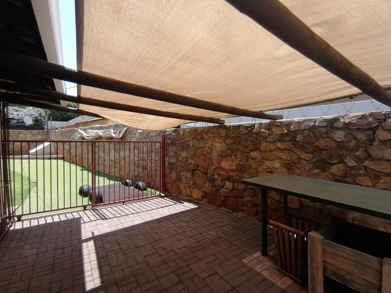 To Let 1 Bedroom Property for Rent in Florida Glen Gauteng