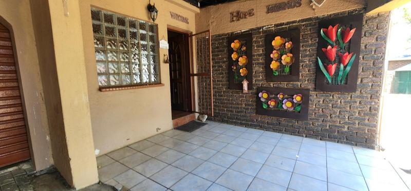 6 Bedroom Property for Sale in Freeway Park Gauteng