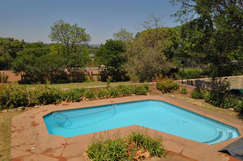 To Let 4 Bedroom Property for Rent in Bryanston Gauteng