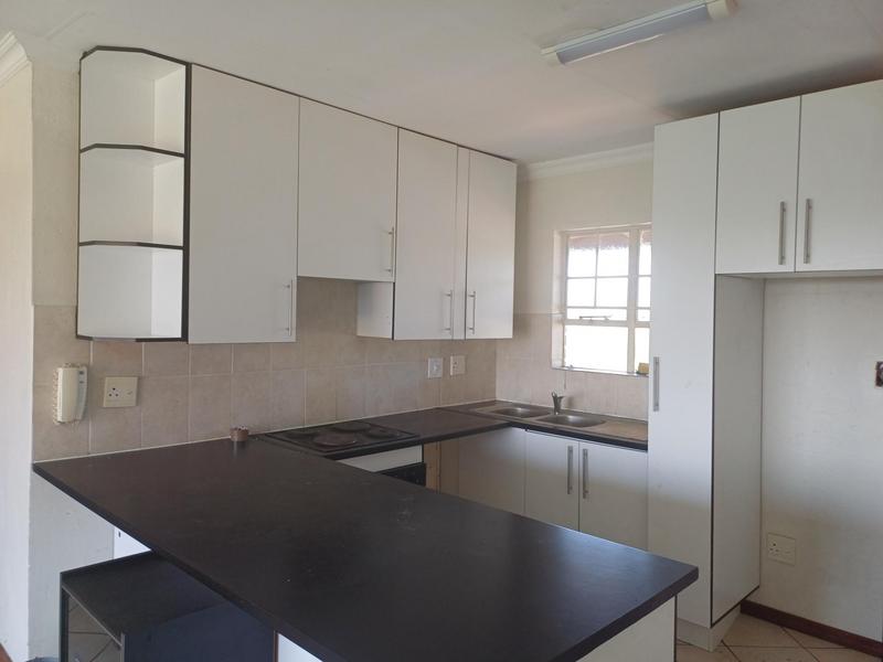 To Let 2 Bedroom Property for Rent in Heuweloord Gauteng