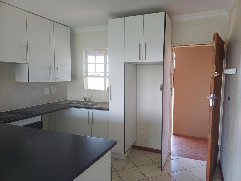 To Let 2 Bedroom Property for Rent in Heuweloord Gauteng