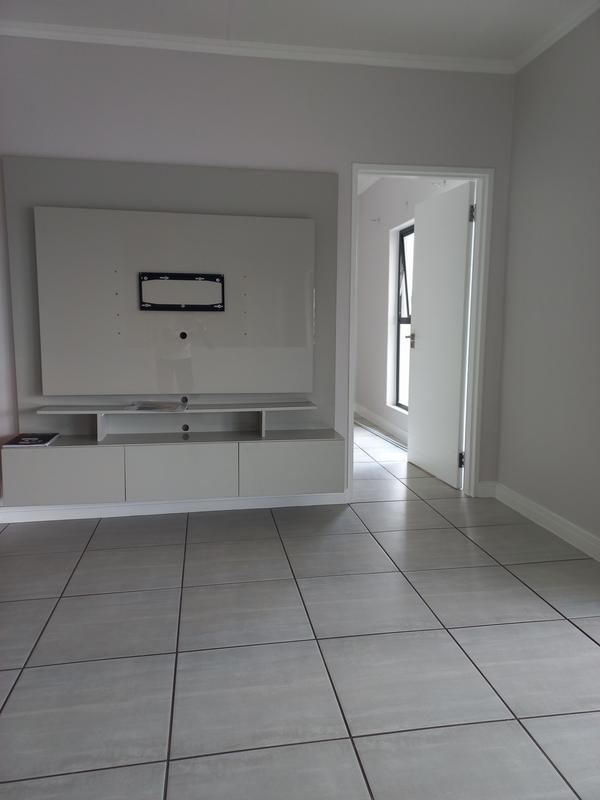 To Let 1 Bedroom Property for Rent in Waterfall Gauteng