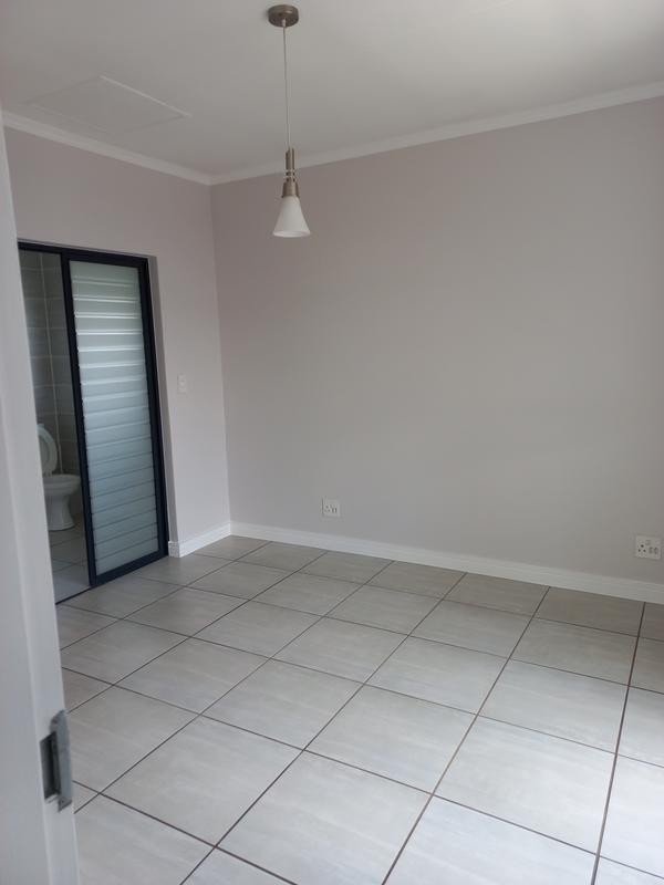 To Let 1 Bedroom Property for Rent in Waterfall Gauteng