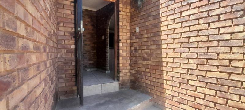 To Let 4 Bedroom Property for Rent in The Reeds Gauteng