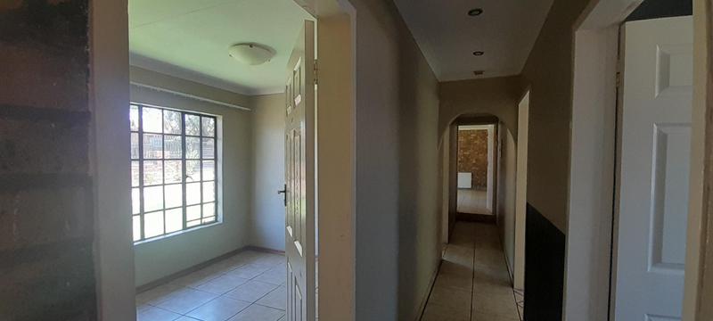 To Let 4 Bedroom Property for Rent in The Reeds Gauteng