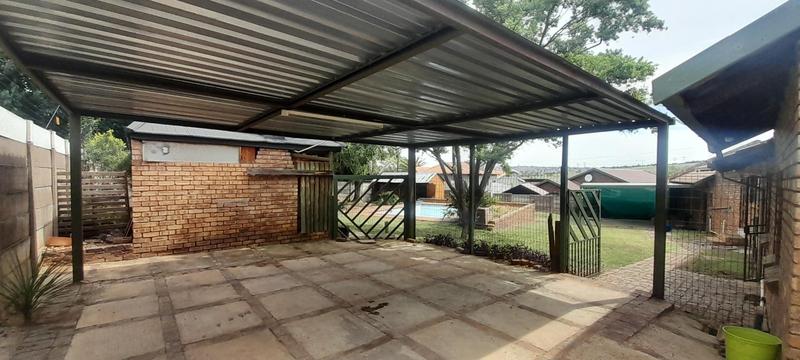 To Let 4 Bedroom Property for Rent in The Reeds Gauteng