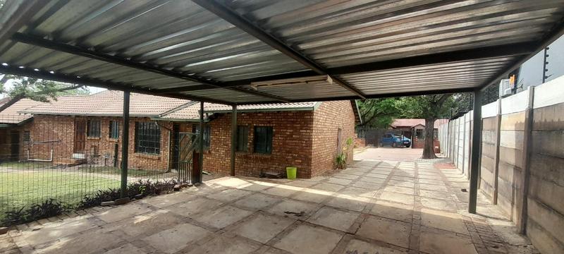 To Let 4 Bedroom Property for Rent in The Reeds Gauteng