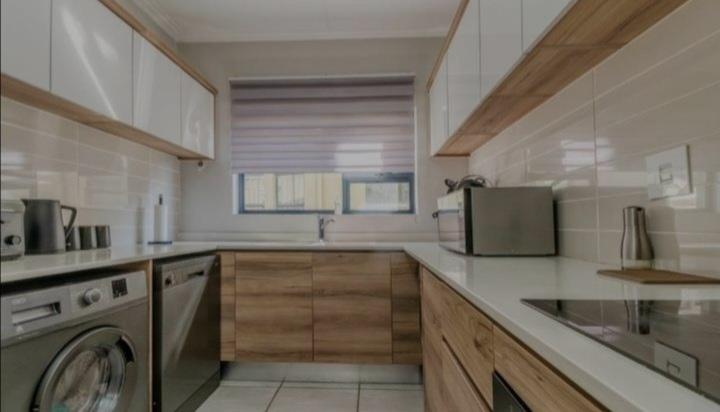 3 Bedroom Property for Sale in Waterfall Gauteng