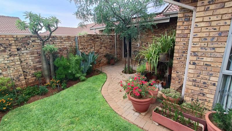 2 Bedroom Property for Sale in Montana Gauteng