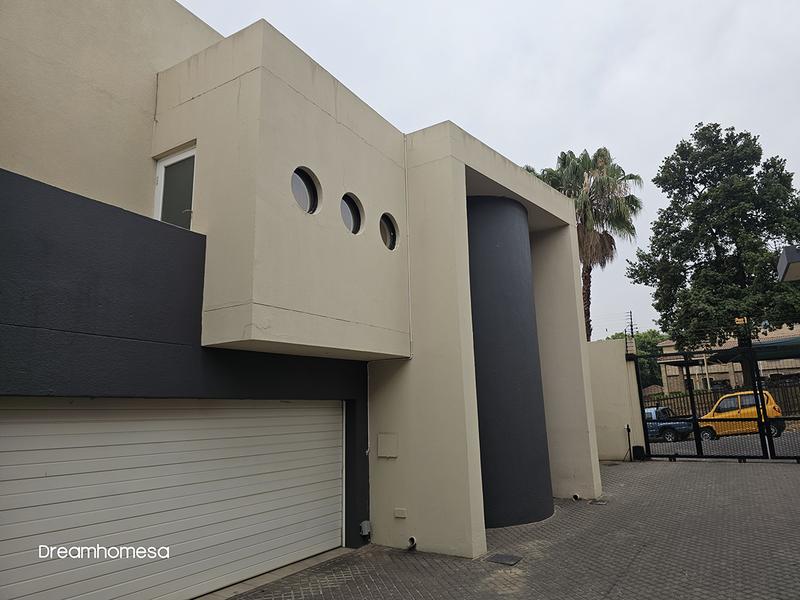 To Let 3 Bedroom Property for Rent in Bryanston Gauteng