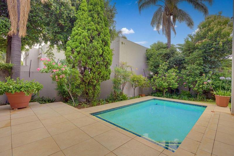 To Let 5 Bedroom Property for Rent in Sandown Gauteng