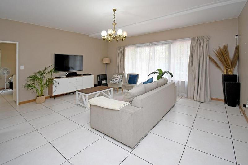 To Let 2 Bedroom Property for Rent in Beverley Gardens Gauteng