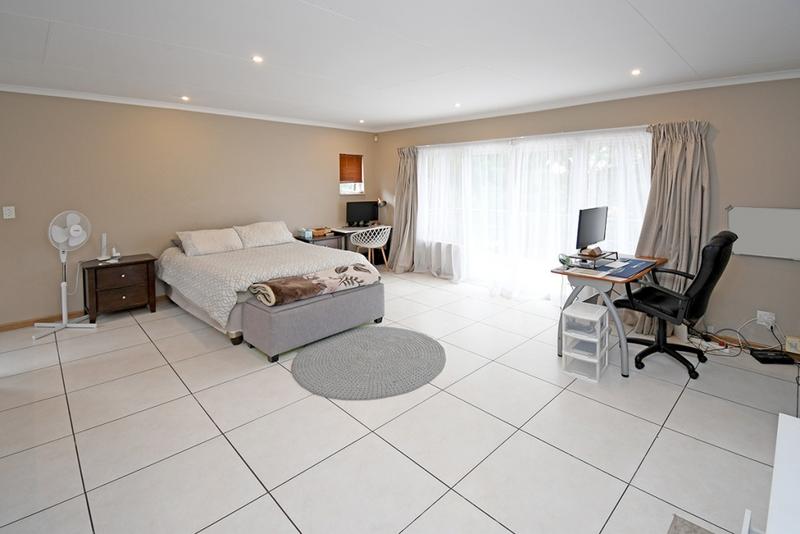 To Let 2 Bedroom Property for Rent in Beverley Gardens Gauteng