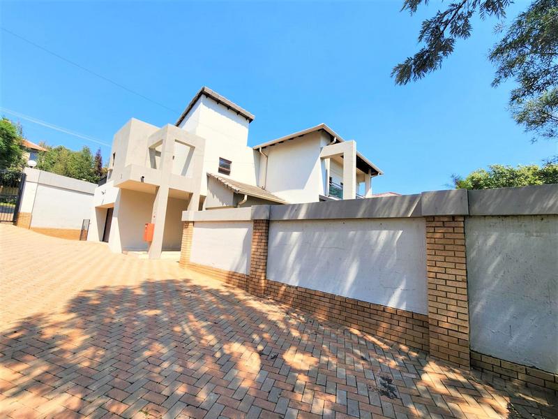 4 Bedroom Property for Sale in Waterkloof Ridge Gauteng