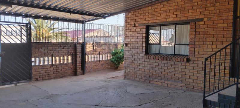 4 Bedroom Property for Sale in Eldorado Park Gauteng