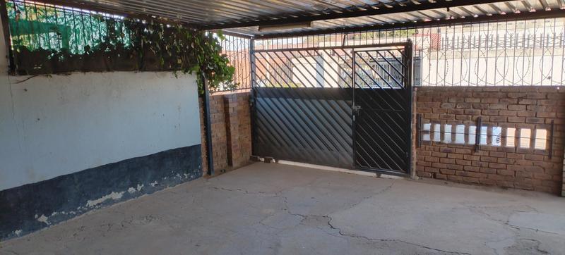 4 Bedroom Property for Sale in Eldorado Park Gauteng