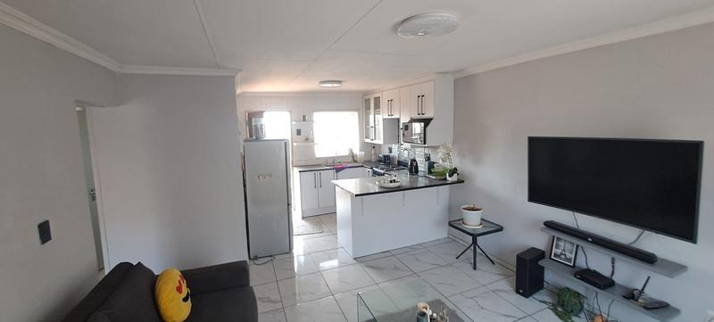 2 Bedroom Property for Sale in Elspark Gauteng