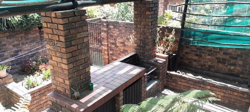 To Let 2 Bedroom Property for Rent in Primrose Hill Gauteng