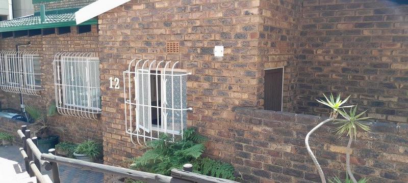 To Let 2 Bedroom Property for Rent in Primrose Hill Gauteng