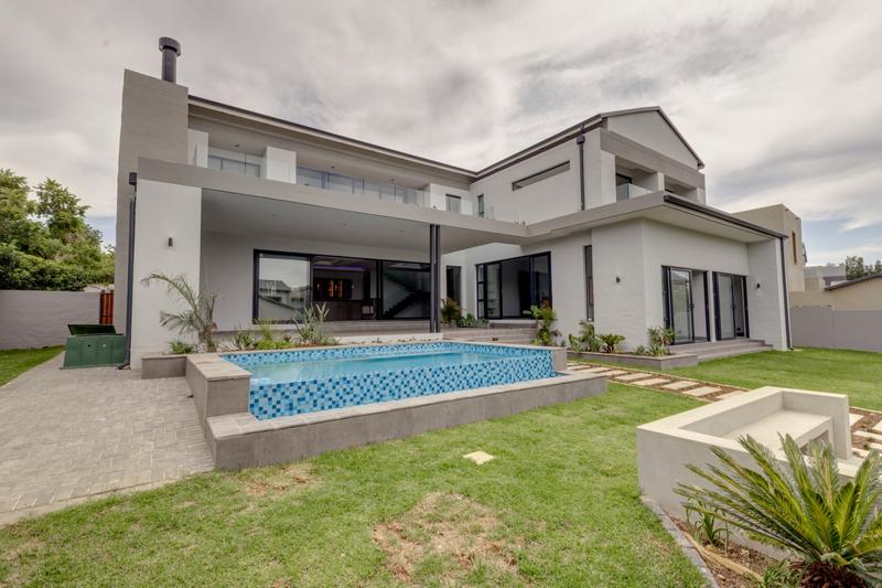 5 Bedroom Property for Sale in Waterfall Country Estate Gauteng