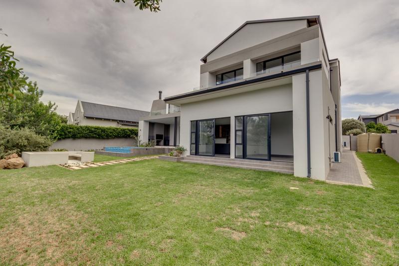 5 Bedroom Property for Sale in Waterfall Country Estate Gauteng