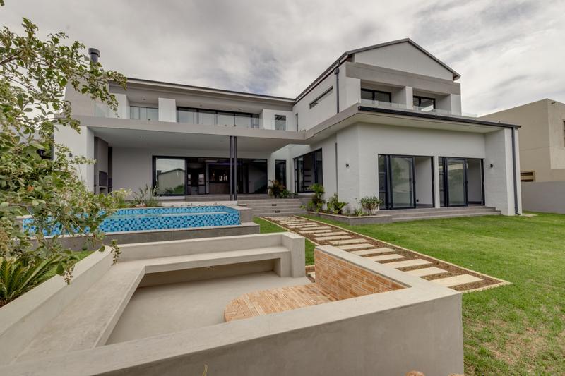 5 Bedroom Property for Sale in Waterfall Country Estate Gauteng