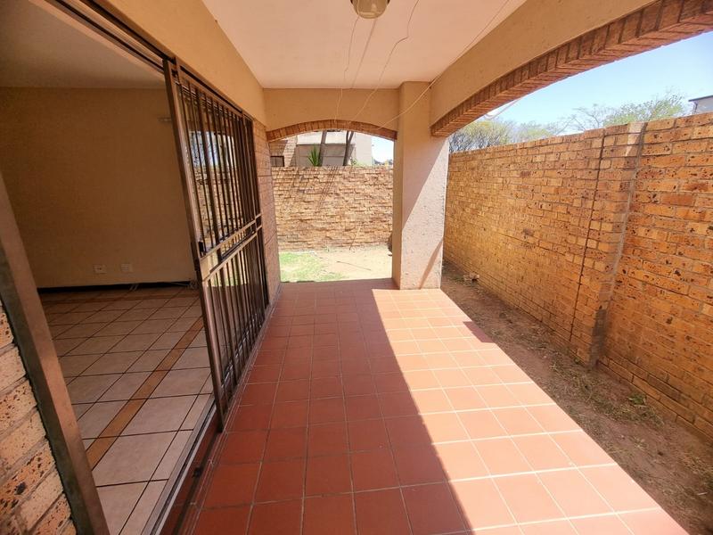 To Let 3 Bedroom Property for Rent in Erand Gardens Gauteng