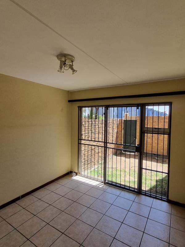 To Let 3 Bedroom Property for Rent in Erand Gardens Gauteng