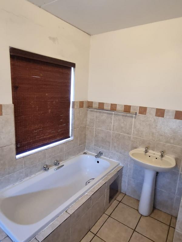 To Let 3 Bedroom Property for Rent in Erand Gardens Gauteng