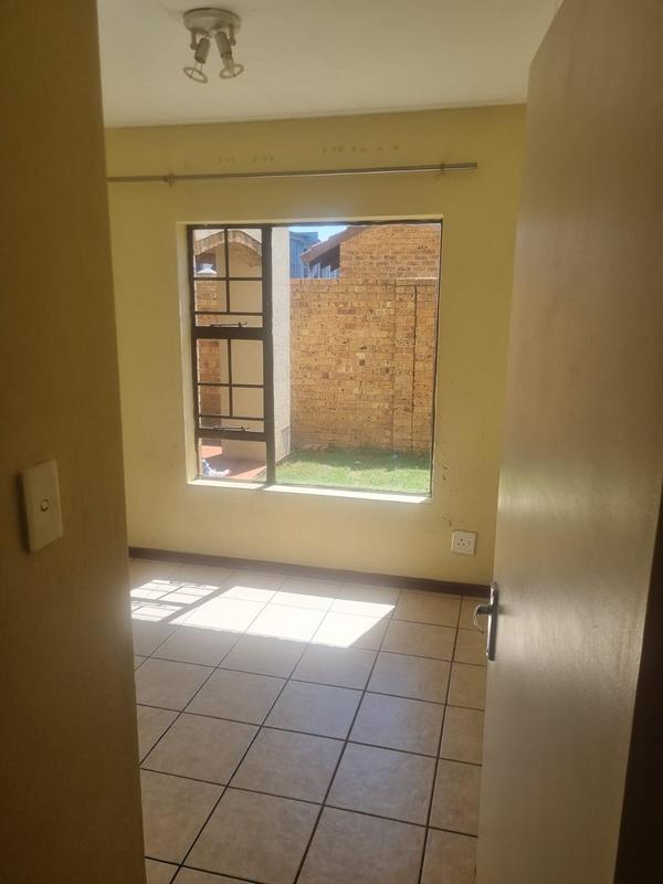 To Let 3 Bedroom Property for Rent in Erand Gardens Gauteng