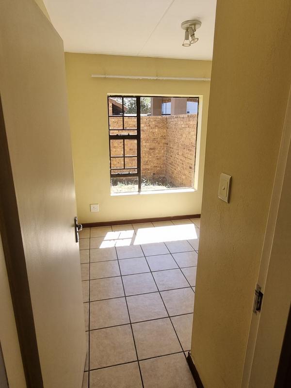 To Let 3 Bedroom Property for Rent in Erand Gardens Gauteng