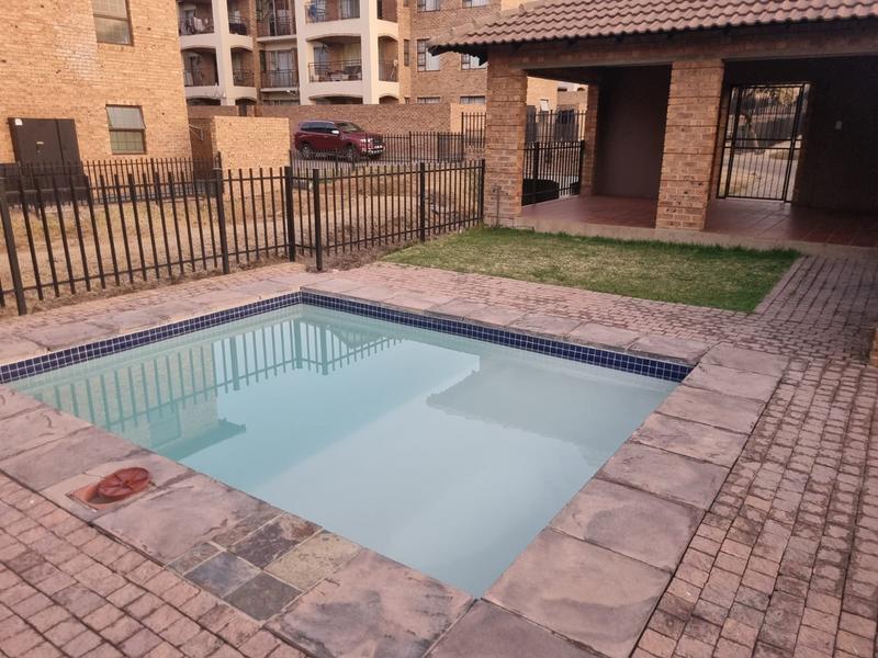 To Let 3 Bedroom Property for Rent in Erand Gardens Gauteng