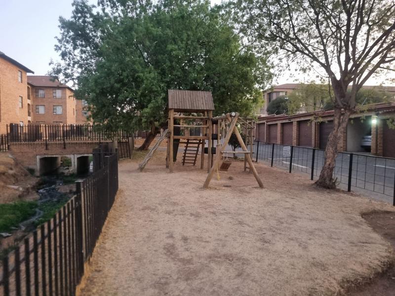 To Let 3 Bedroom Property for Rent in Erand Gardens Gauteng